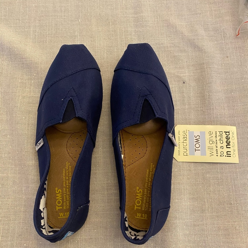 NWT Blue canvas Toms Shoes